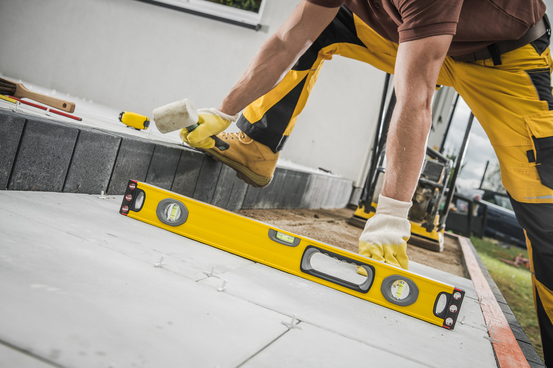 Jak zrobić taras betonowy samemu – poradnik 2026