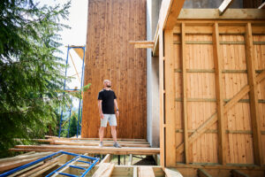 drewno na elewacji prefabrykat