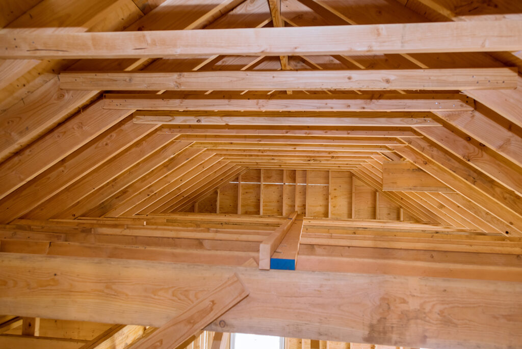 cięcie krokwi dachowych