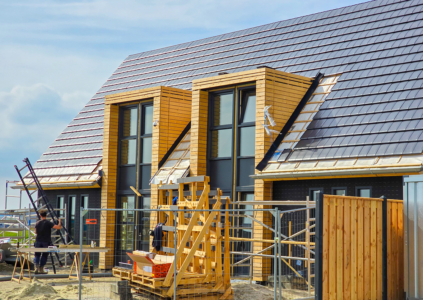 Jak podejmować spokojne decyzje przy budowie domu? 6 zasad, które realnie obniżają stres