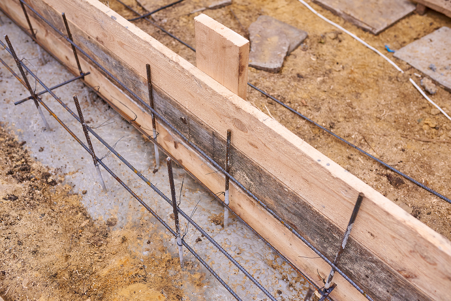 rozszalowanie ławy fundamentowej