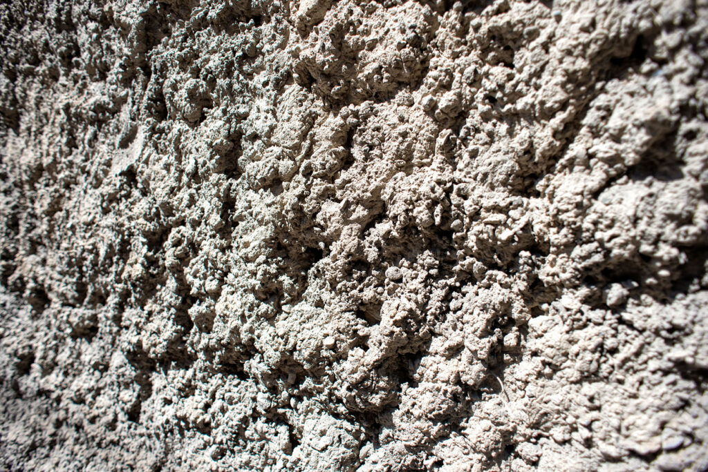 suchy beton w ławie fundamentowej