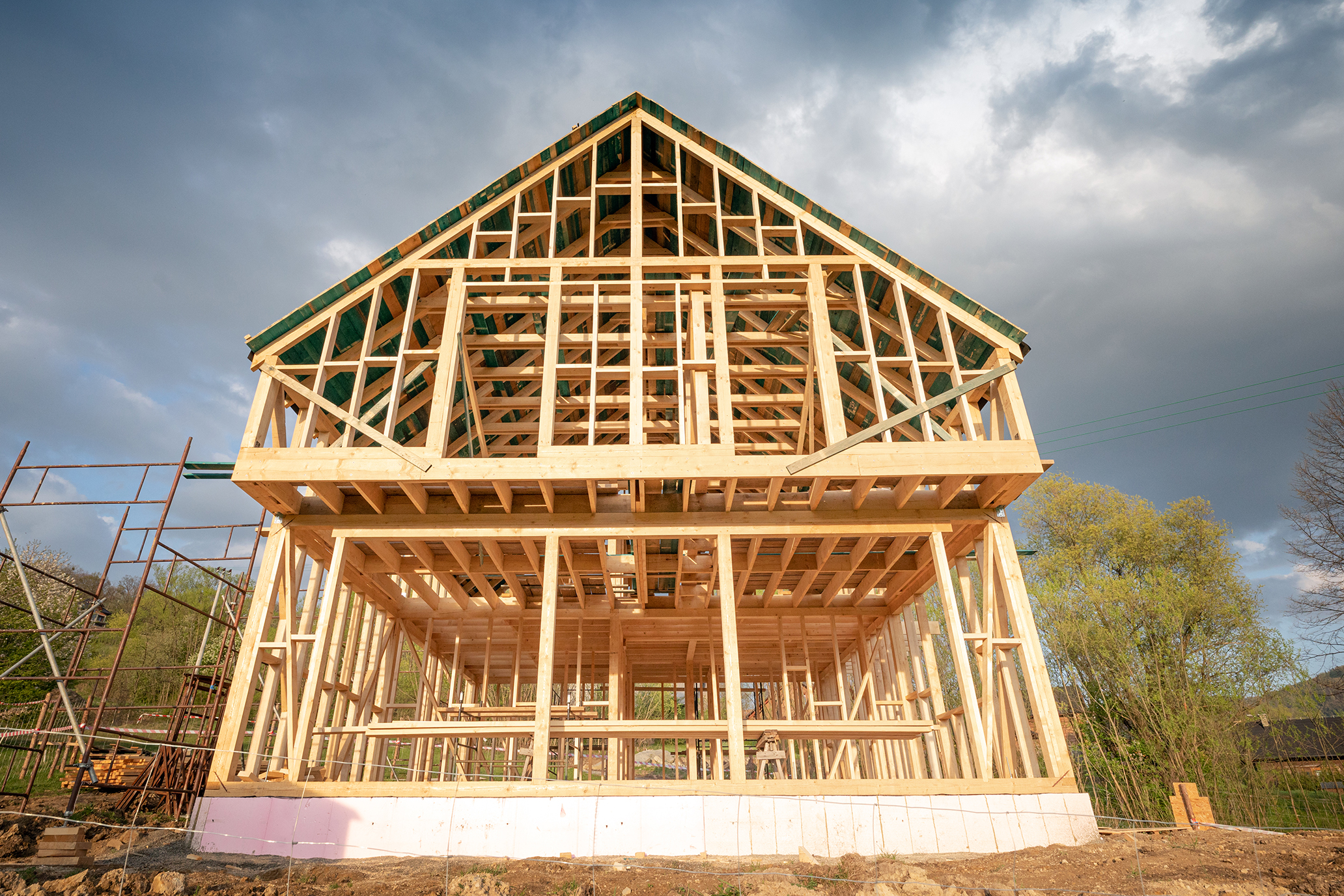 Budowa domu szkieletowego krok po kroku – jak wygląda cały proces w 2026 roku?