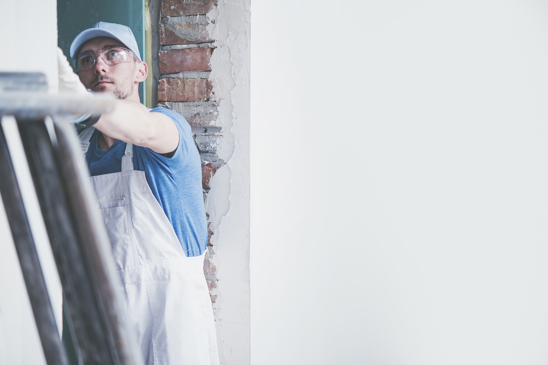 Ile kosztuje malowanie domu w 2026 roku? Realne ceny i błędy inwestorów