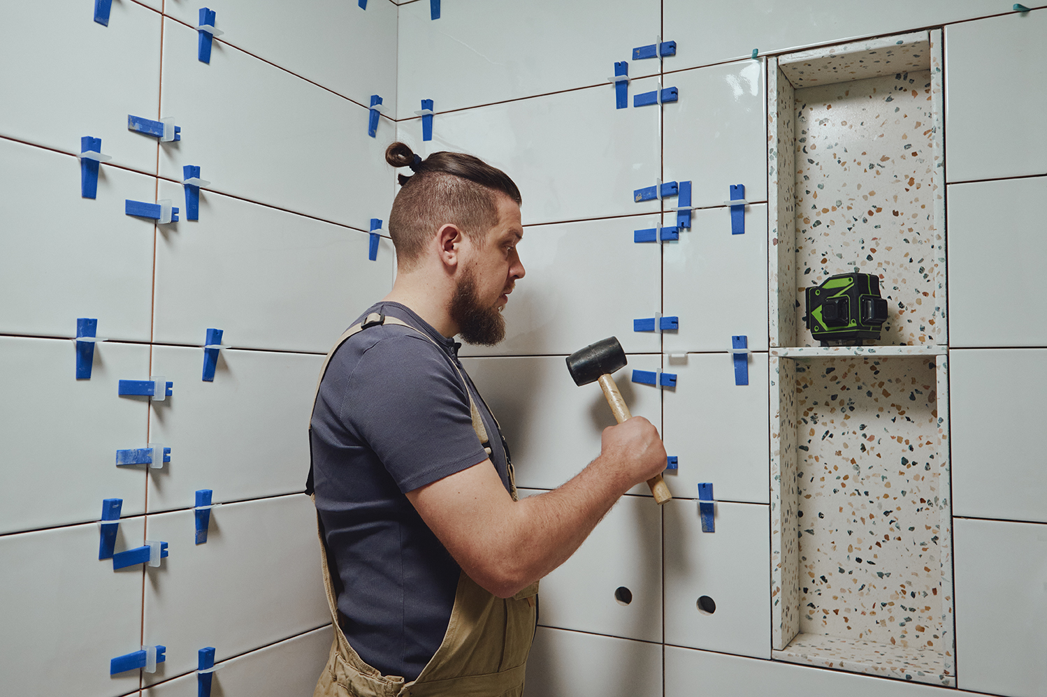 Ile kosztuje wykończenie łazienki w 2026 roku? Realne ceny i błędy inwestorów