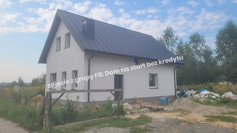Dom Pana Tomka 114 m2 – elewacja gotowa, budowa trwa dalej