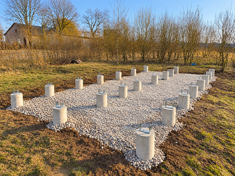 Dom 35 m2 na słupach fundamentowych – realizacja