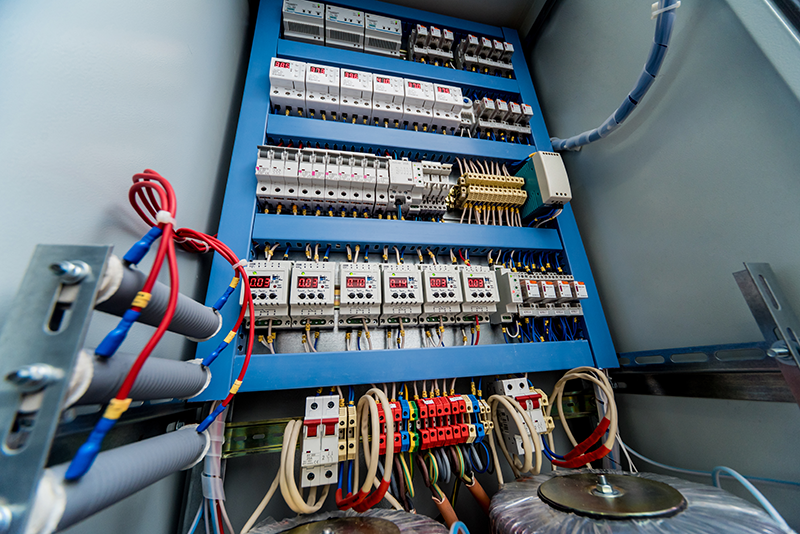 Rozdzielnica elektryczna w domu 70 m2 – rozmieszczenie zabezpieczeń i podział instalacji na obwody