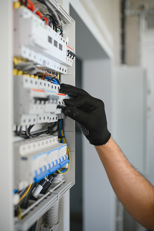 Rozmieszczenie gniazdek w domu – gdzie zaplanować punkty elektryczne w poszczególnych pomieszczeniach