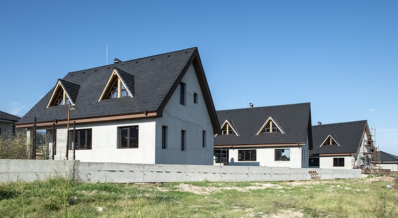 Zbrojenie fundamentów domu 70 m2 – przygotowanie prętów i wykonanie konstrukcji zbrojeniowej fundamentów